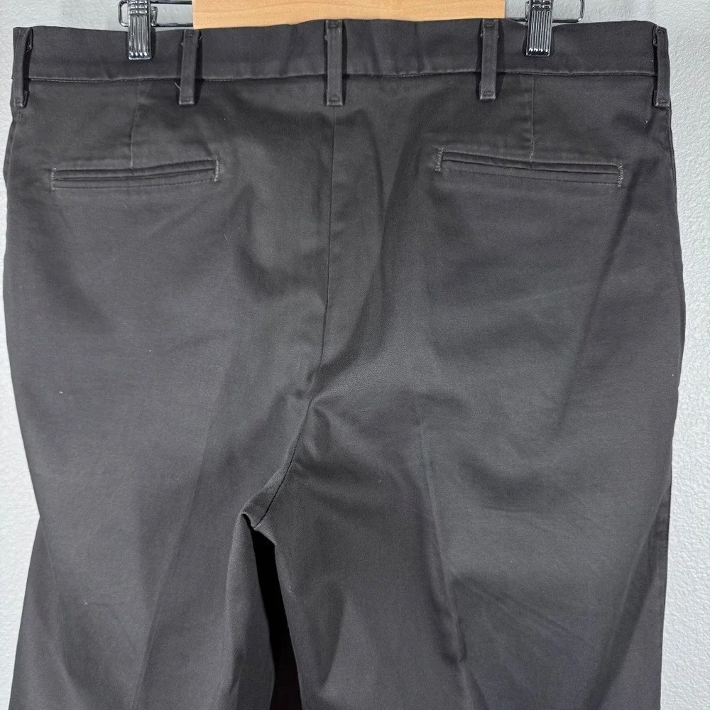 Wrangler Wrinkle Resistant Chinos Mens 38x32 Dark Grey Charcoal Pants‎